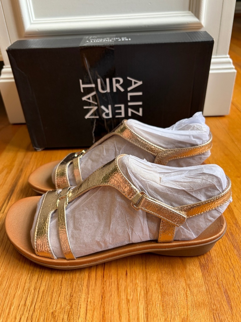 Naturalizer sandals 6.5